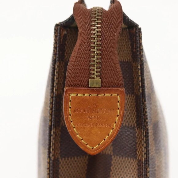 LOUIS VUITTON Damier Ebene Poche Toilette 26 Pouch N47543 LV Auth 148767 - Picture 7 of 15